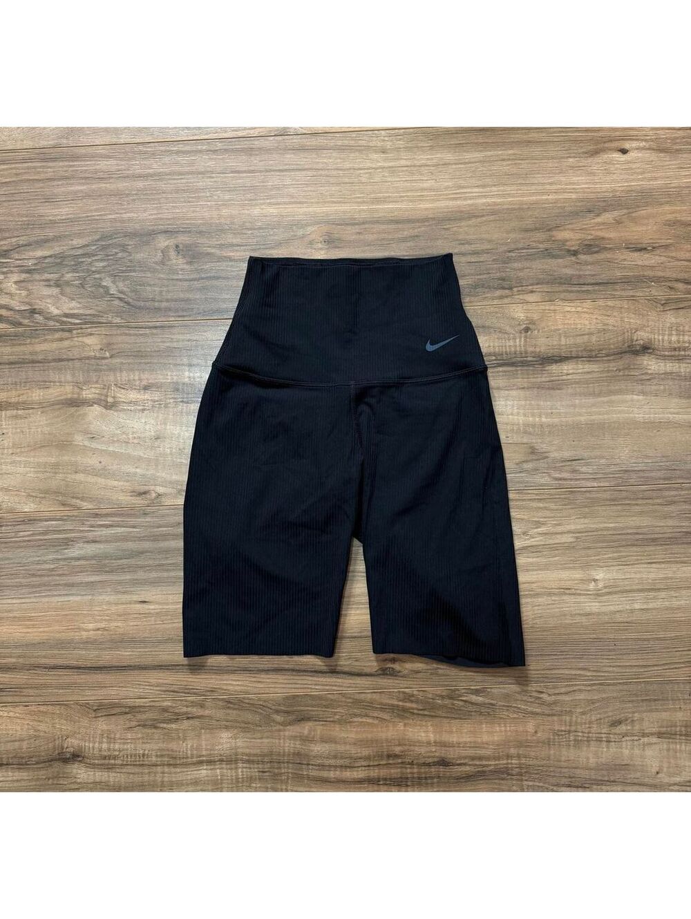 Nike Zenvy Rib Women's Gentle-Support High-Waisted 8" Biker Shorts